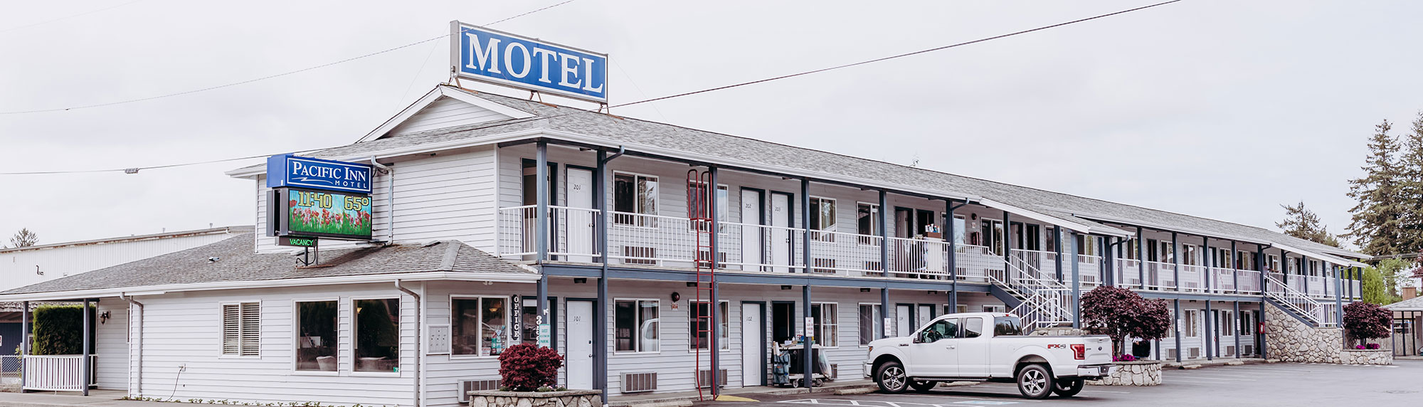 exterior of Pacific Inn